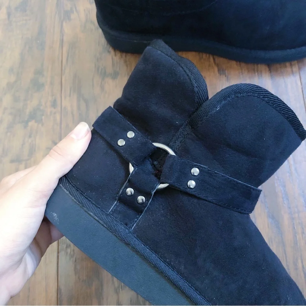 Arizona • faux shearling ankle booties black suede fur harness short low Y2K